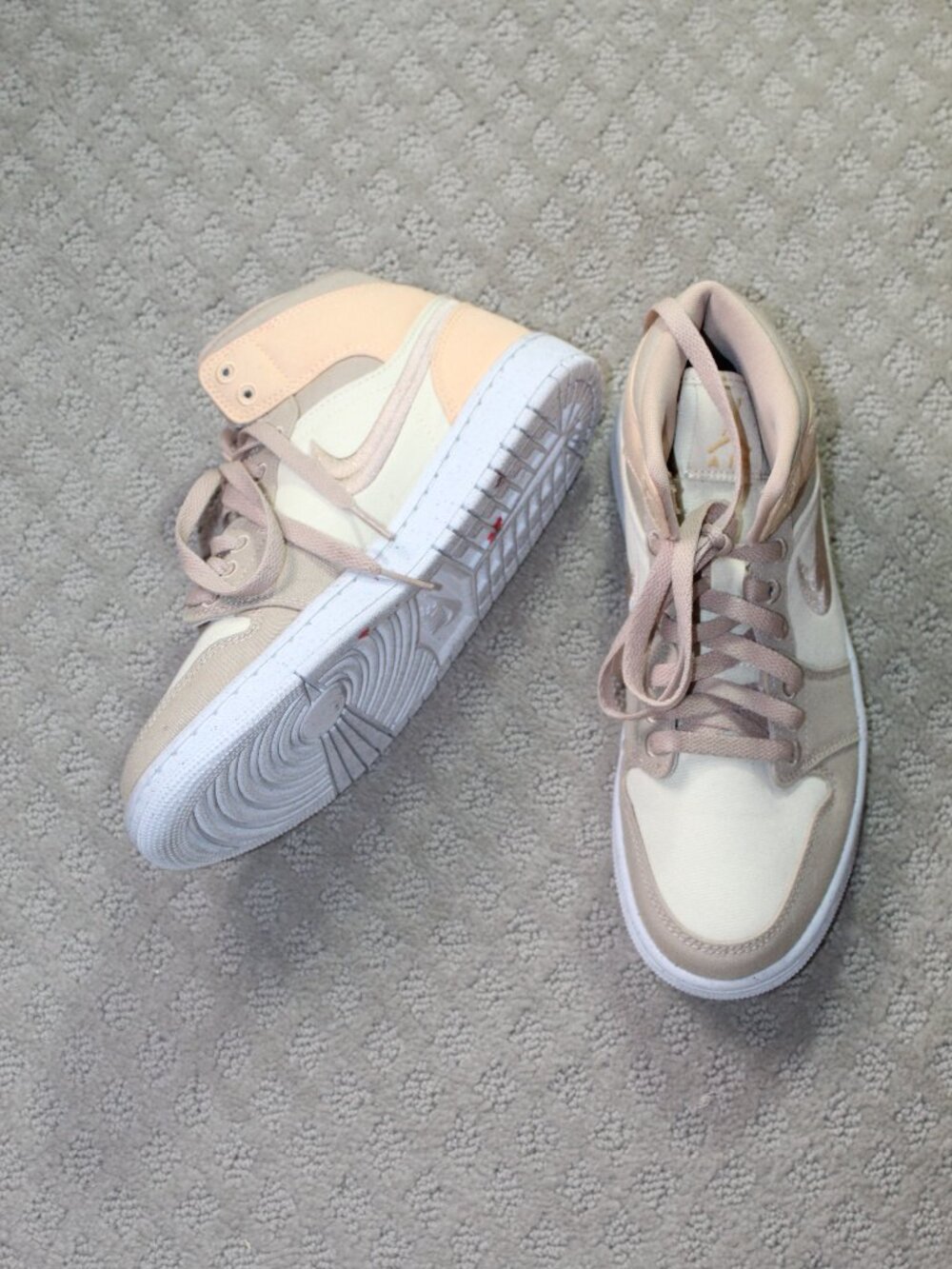 Women's Size 7.5 - Air Jordan 1 SE Mid Muslin Canvas Athletic Shoes